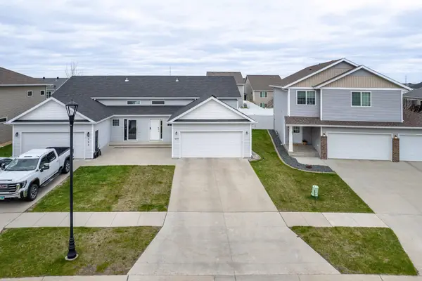 6039 60th Avenue S, Fargo, ND 58104