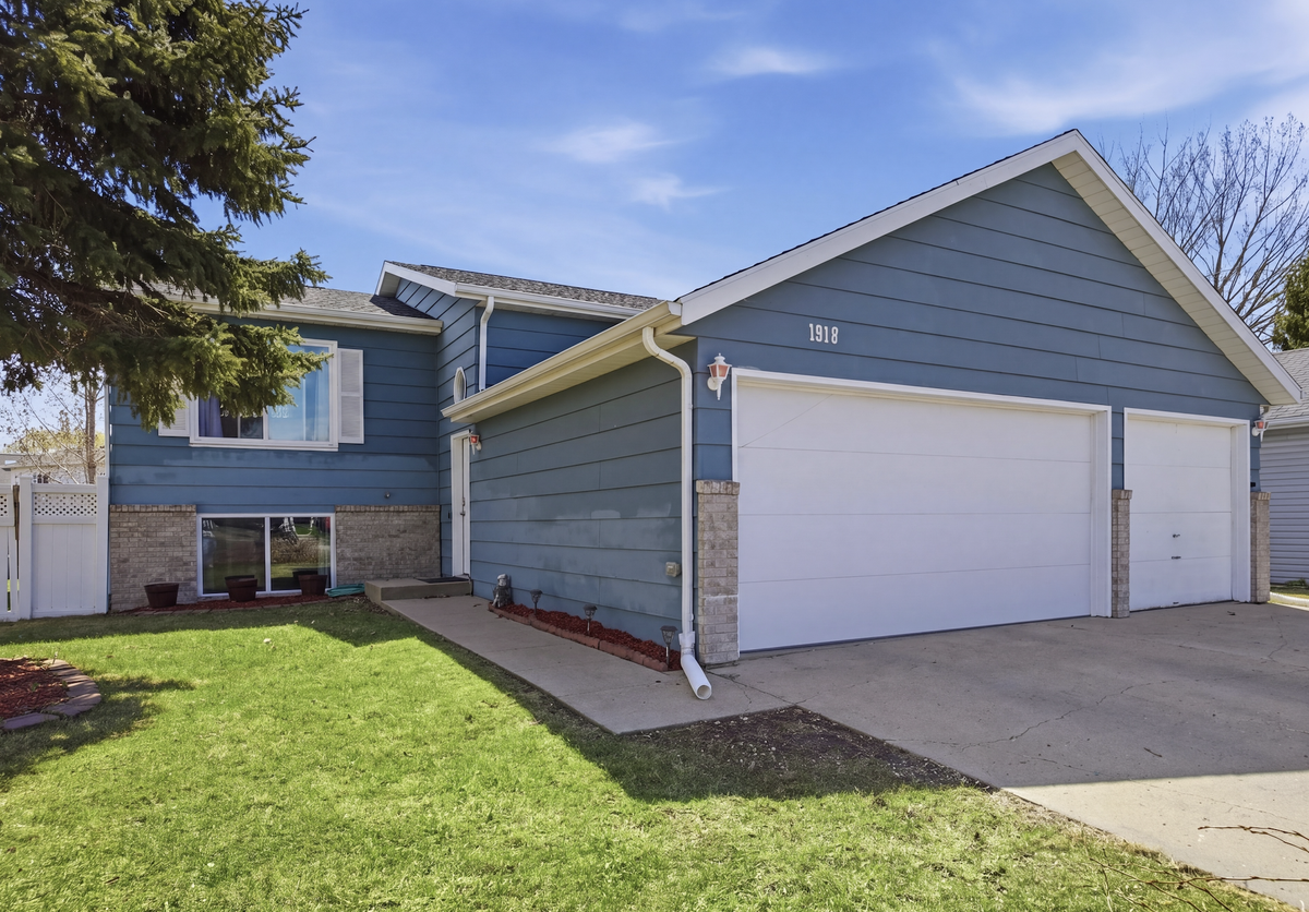 1918 55th Avenue S, Fargo, ND 58104 - #1