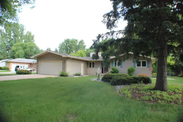 421 Dale Avenue, Moorhead, MN 56560