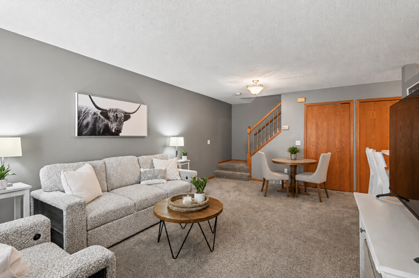 401 Leeward Trail, Saint Paul, MN 55129