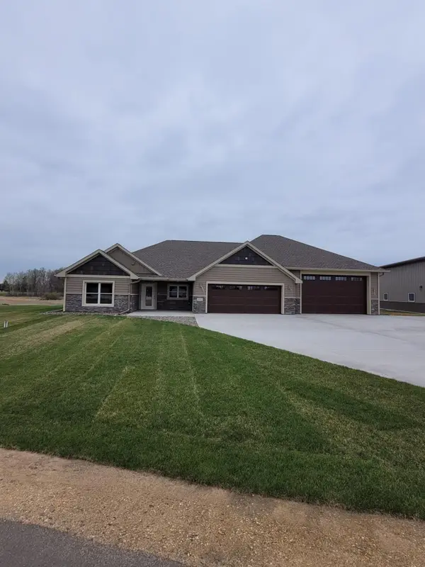 19552 Butternut Street Nw, Oak Grove, MN 55011