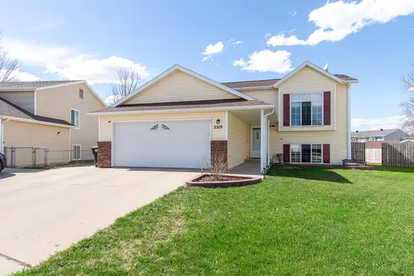 3519 30th Street S, Fargo, ND 58104