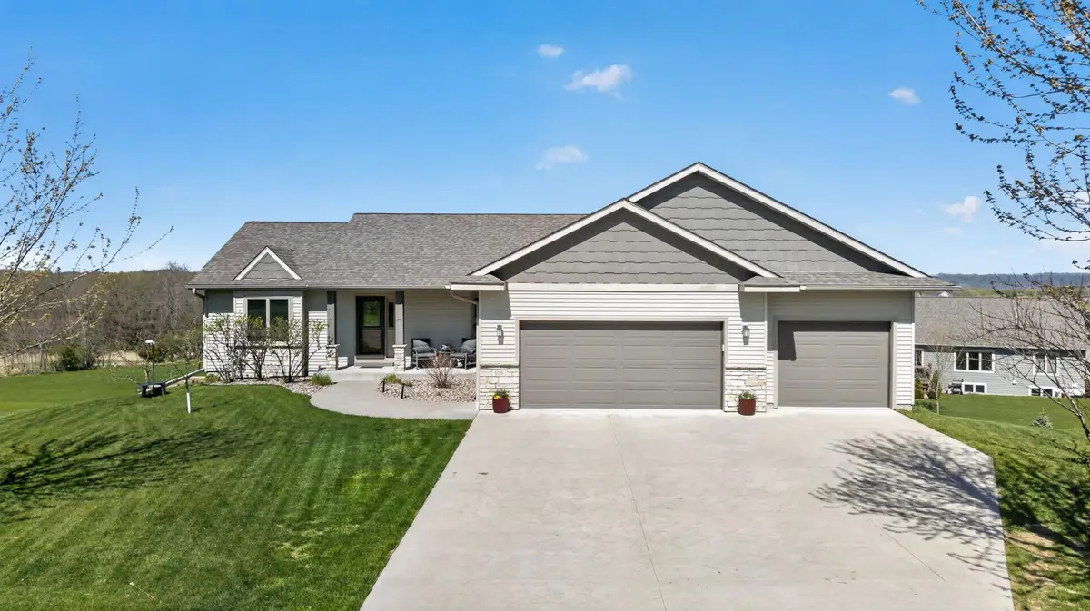105 Hillwood Drive, Lake City, MN 55041 - #1
