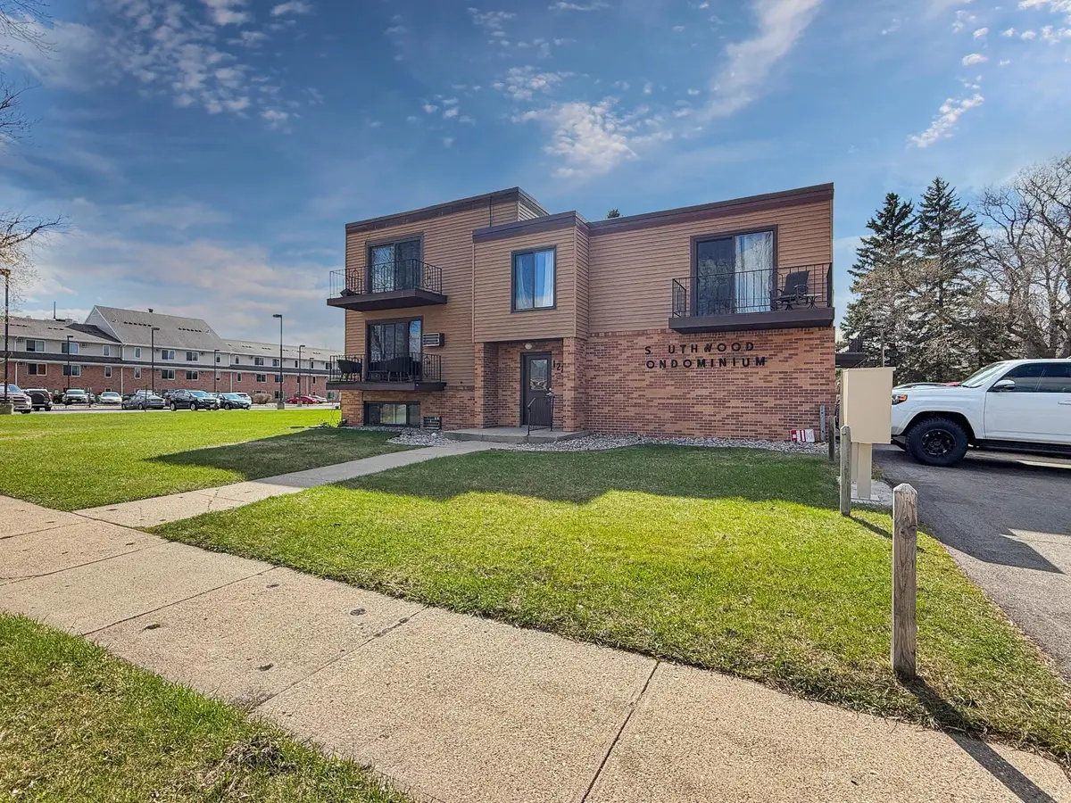 1225 7th Street S #4, Moorhead, MN 56560 - #1