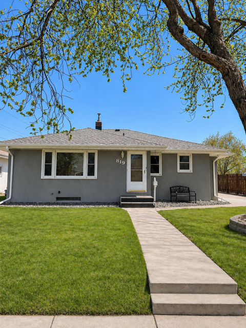 819 2nd Avenue S, South Saint Paul, MN 55075 - #1