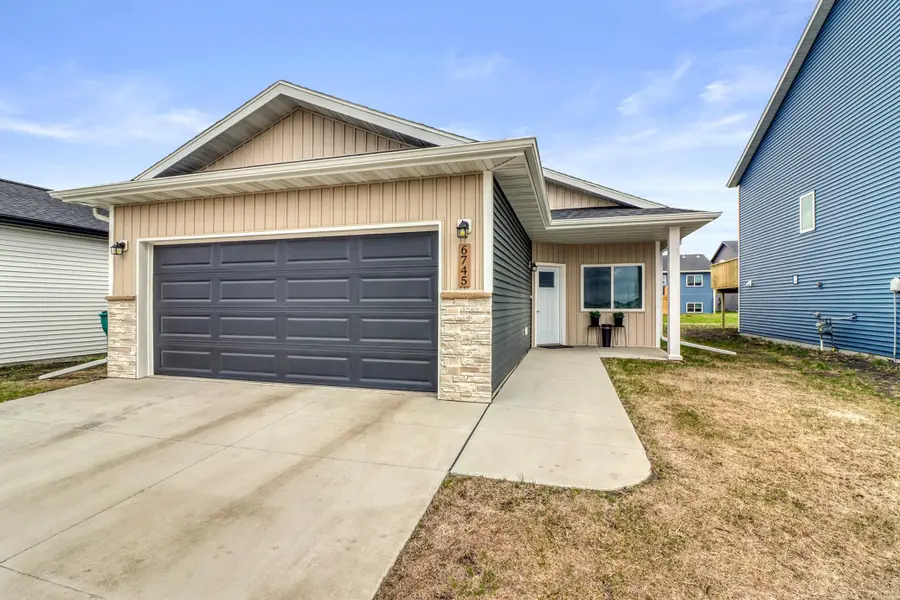 6745 67th Avenue S, Horace, ND 58047 - #2