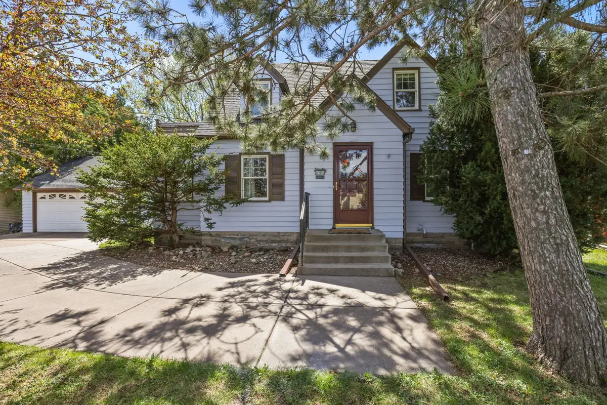 848 Larpenteur Avenue W, Roseville, MN 55113 - #1