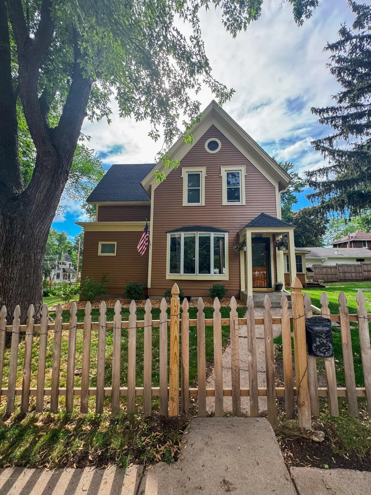 906 4th Street N, Stillwater, MN 55082 - #1