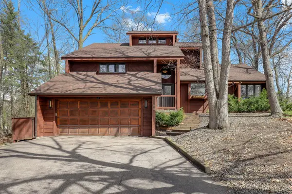 1180 Kinglet Court, Saint Paul, MN 55123