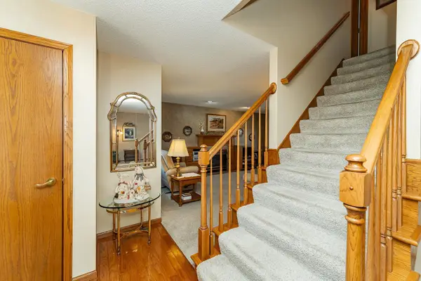 744 Jefferson Avenue Sw, Eyota, MN 55934