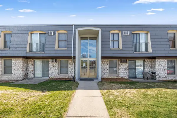 810 9th Avenue S #8, Hopkins, MN 55343