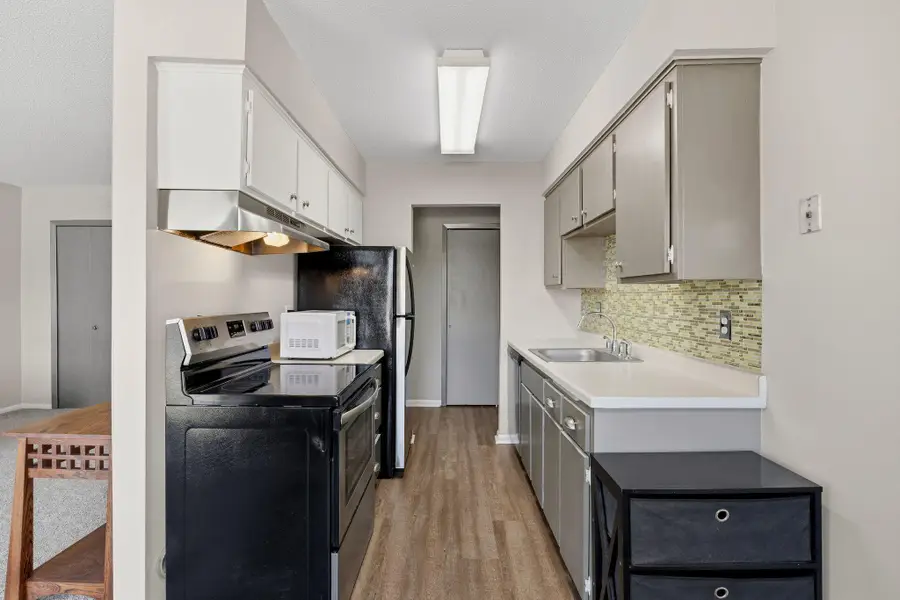 810 9th Avenue S #8, Hopkins, MN 55343 - #3