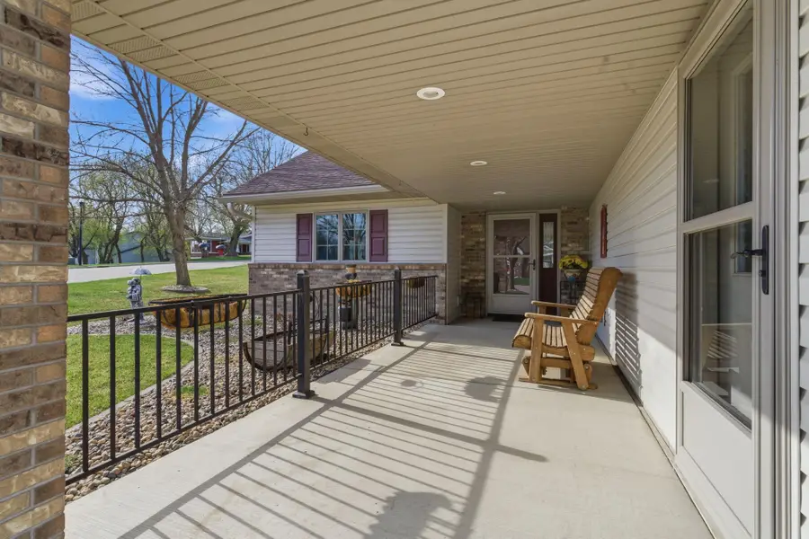 1600 Lower Trentwood Circle Ne, Willmar, MN 56201 - #2