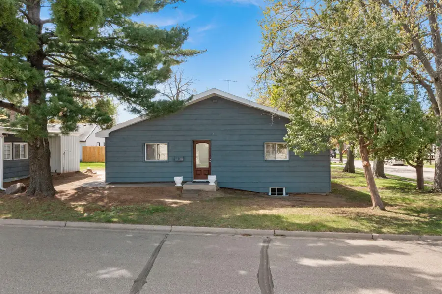 687 4th Avenue Nw, Saint Paul, MN 55112 - #2