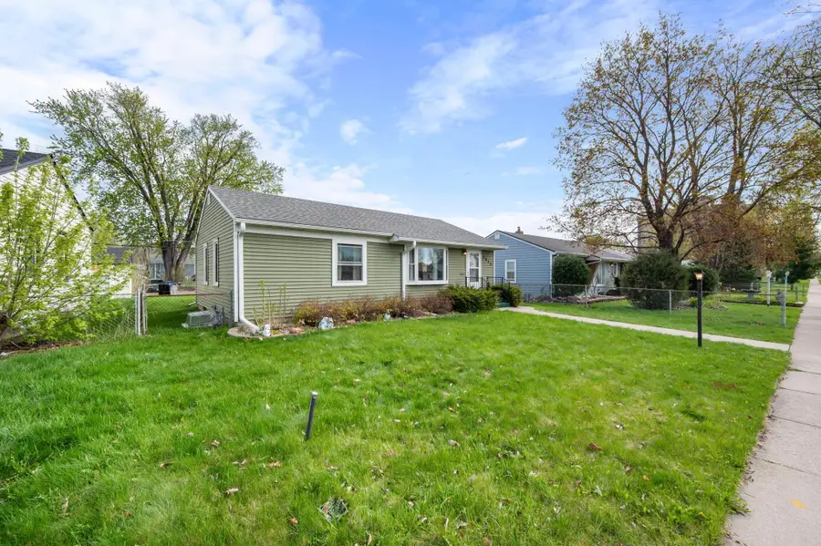 1675 Iowa Avenue E, Saint Paul, MN 55106 - #2