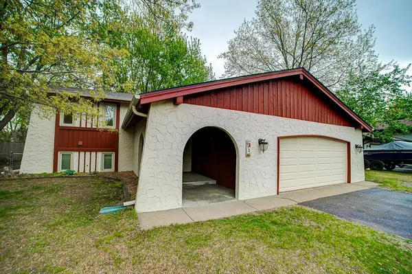 9721 Austin Street Ne, Circle Pines, MN 55014