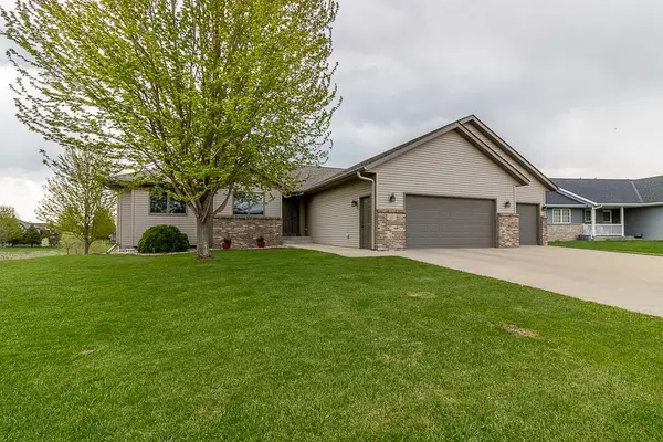 201 Pebble Creek Drive, Mankato, MN 56001