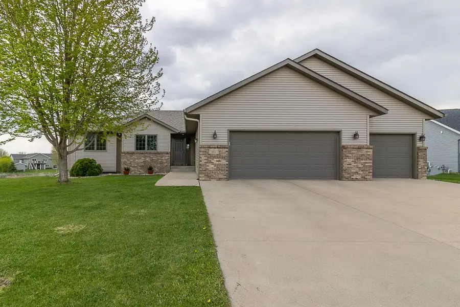 201 Pebble Creek Drive, Mankato, MN 56001 - #2
