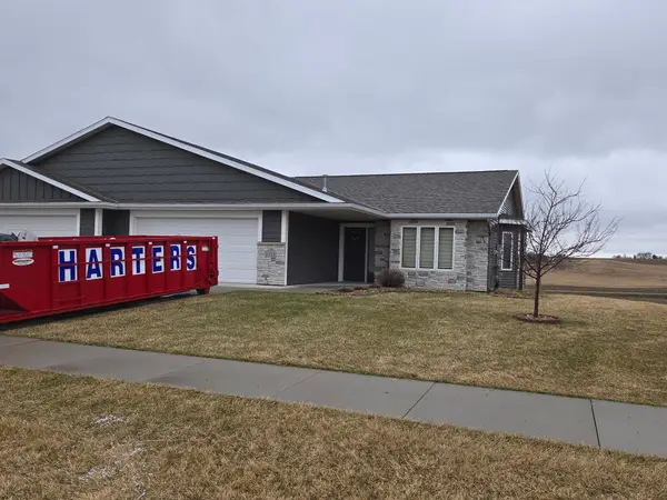 1053 Golf Vista Drive Ne, Byron, MN 55920