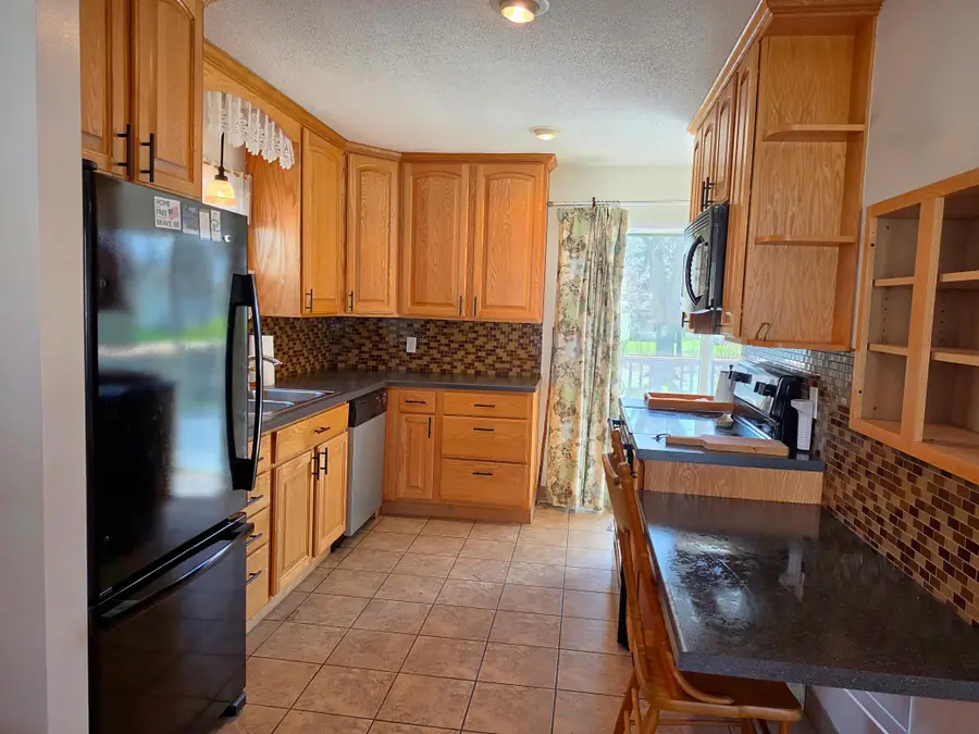 710 6th Street Sw, Wells, MN 56097 - #3