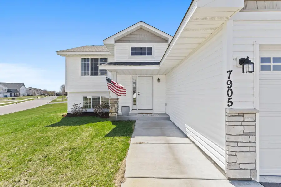 7905 Lambert Avenue Ne, Albertville, MN 55301 - #2