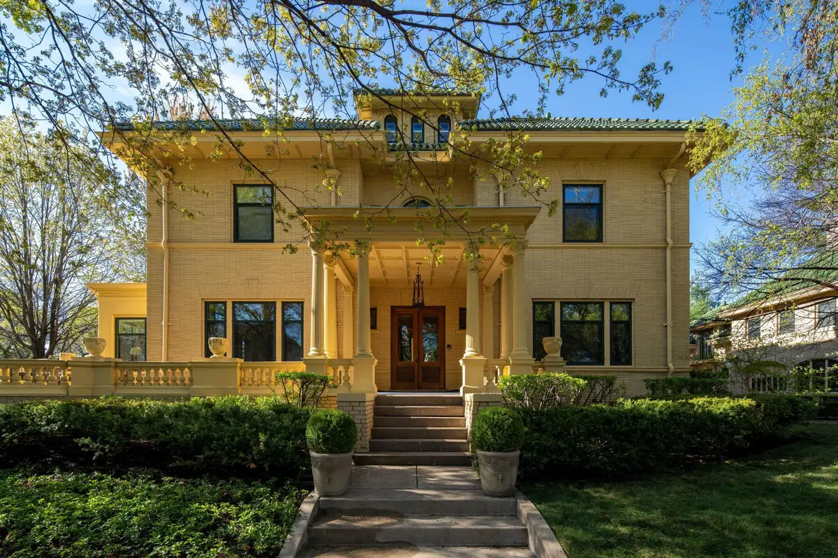 1005 Mount Curve Avenue, Minneapolis, MN 55403 - #1