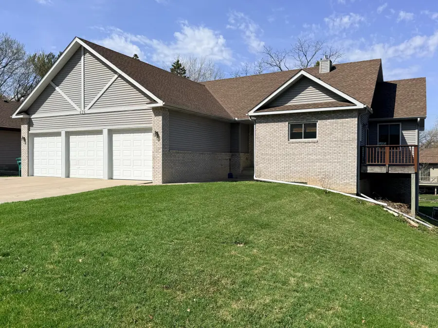 676 12th Avenue Nw, Saint Paul, MN 55112 - #2