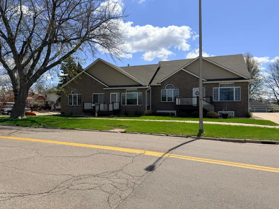 726 3rd Avenue, Worthington, MN 56187 - #3