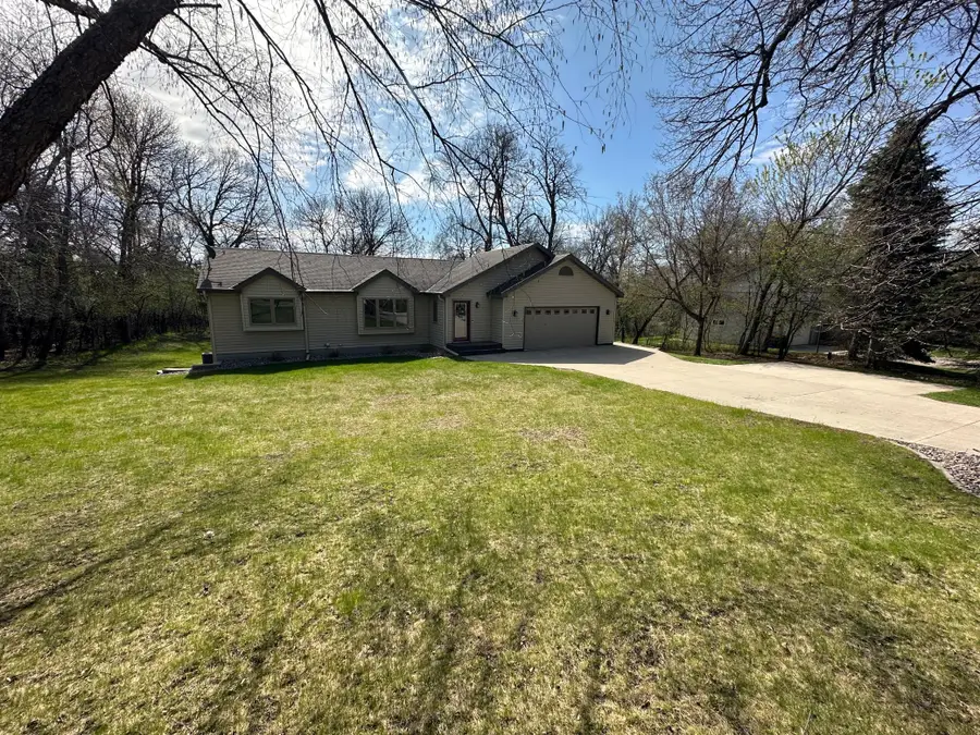 9 Nakota Drive Ne, Spicer, MN 56288 - #2