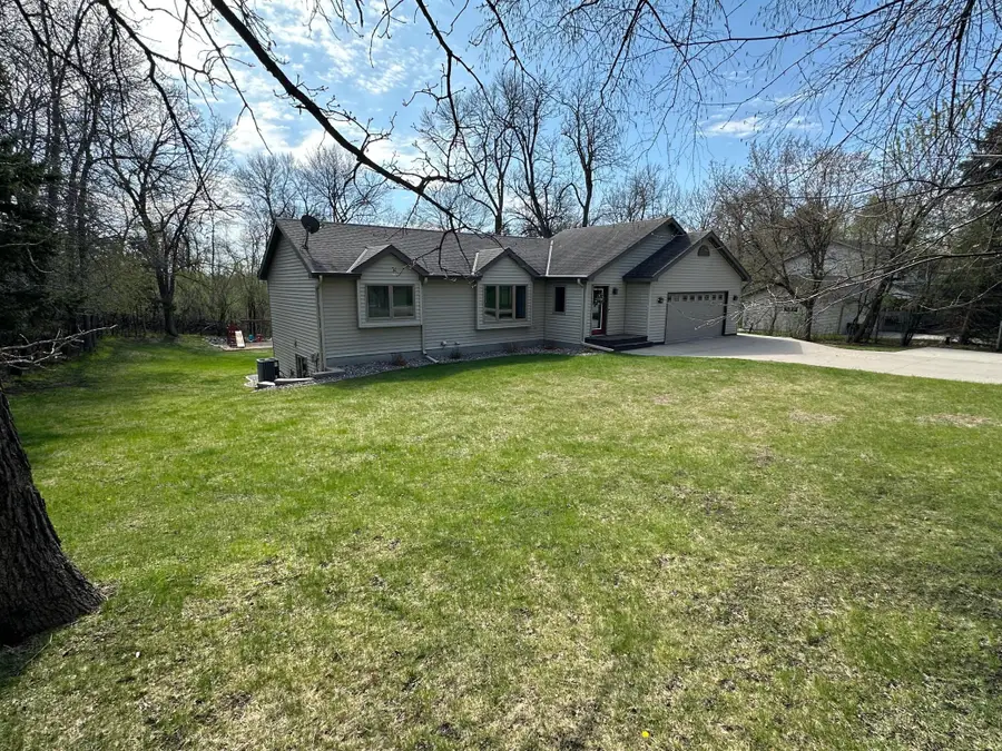 9 Nakota Drive Ne, Spicer, MN 56288 - #3