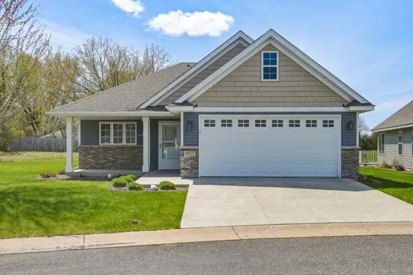 31023 Magnolia Ridge Way, Lindstrom, MN 55045