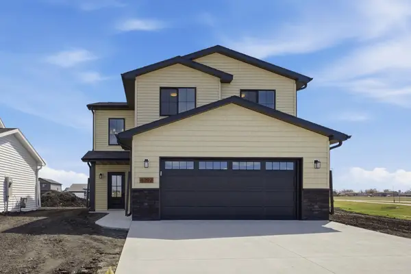 6292 85th Avenue S, Horace, ND 58047
