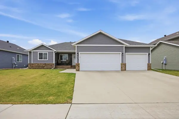 219 6th Street E, Horace, ND 58047