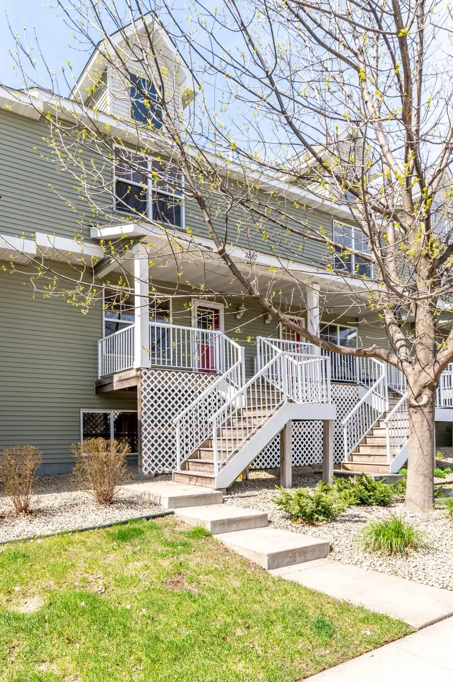 2882 Clover Ridge Drive, Chaska, MN 55318 - #2