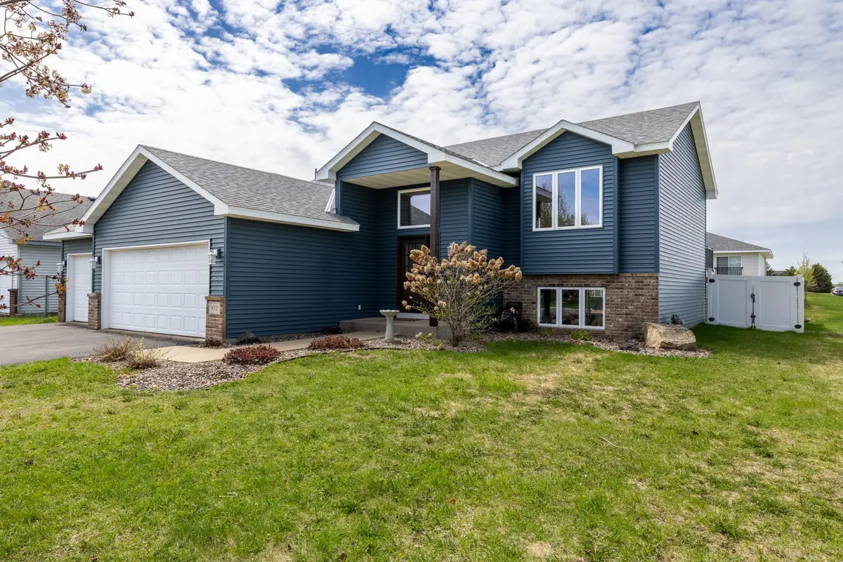 932 S Chestnut Street, Belle Plaine, MN 56011 - #1