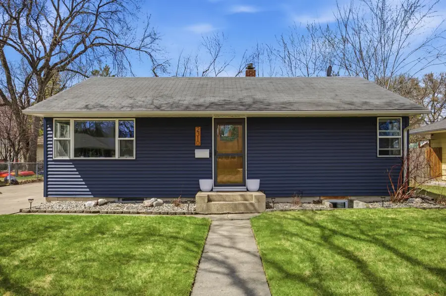 2310 9th Street N, Fargo, ND 58102 - #2