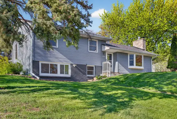 8265 Hyde Court S, Cottage Grove, MN 55016