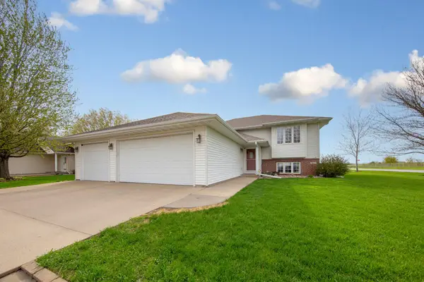 2101 Red Tail Lane, North Mankato, MN 56003