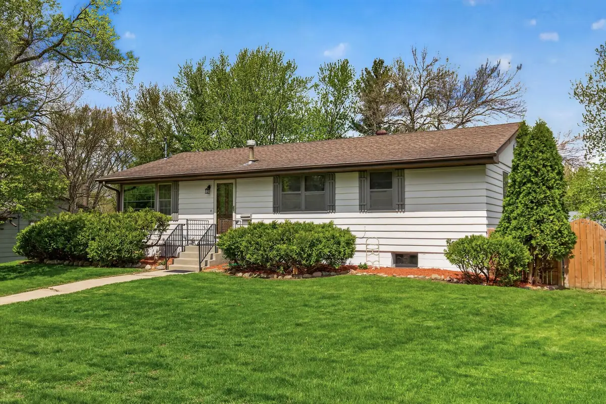 908 Greenvale Avenue W, Northfield, MN 55057 - #1