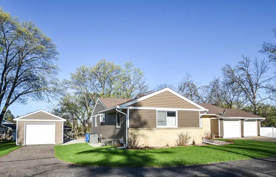 1306 Hillcrest Drive Ne, Fridley, MN 55432 - #2