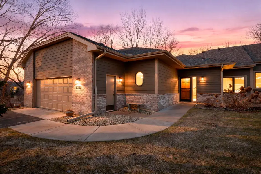 18067 Judicial Way S, Lakeville, MN 55044 - #2