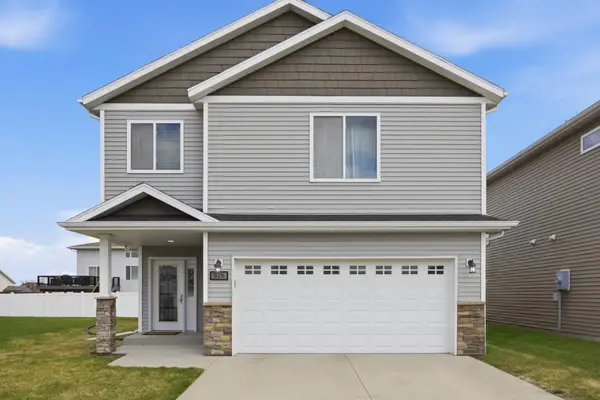 928 41st Avenue S, Moorhead, MN 56560