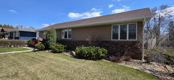 414 8th Avenue Nw, Valley City, ND 58072
