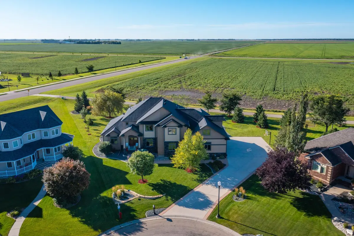4856 2nd Street Sw, Moorhead, MN 56560 - #1
