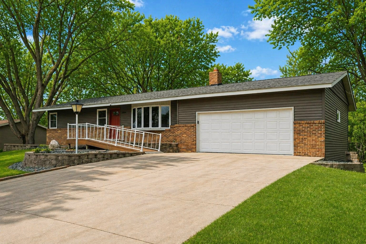 11004 Oak Knoll Terrace N, Hopkins, MN 55305 - #1