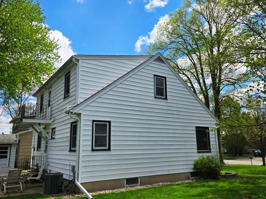 421 2nd Street Sw, New Richland, MN 56072 - #3