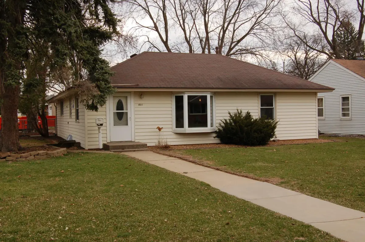 601 5th Avenue S, Hopkins, MN 55343 - #1