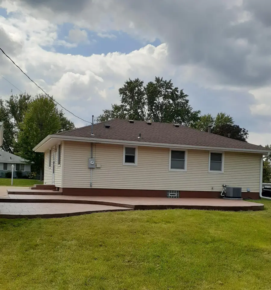 655 57th Avenue Ne, Fridley, MN 55432 - #3