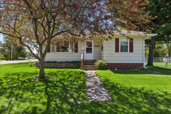 608 2nd Avenue Sw, Forest Lake, MN 55025