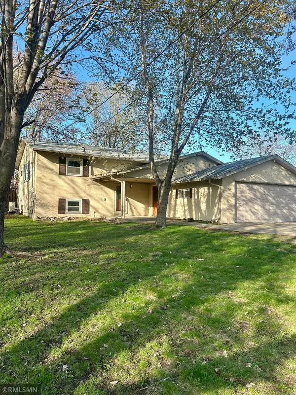 607 E River Street, Monticello, MN 55362
